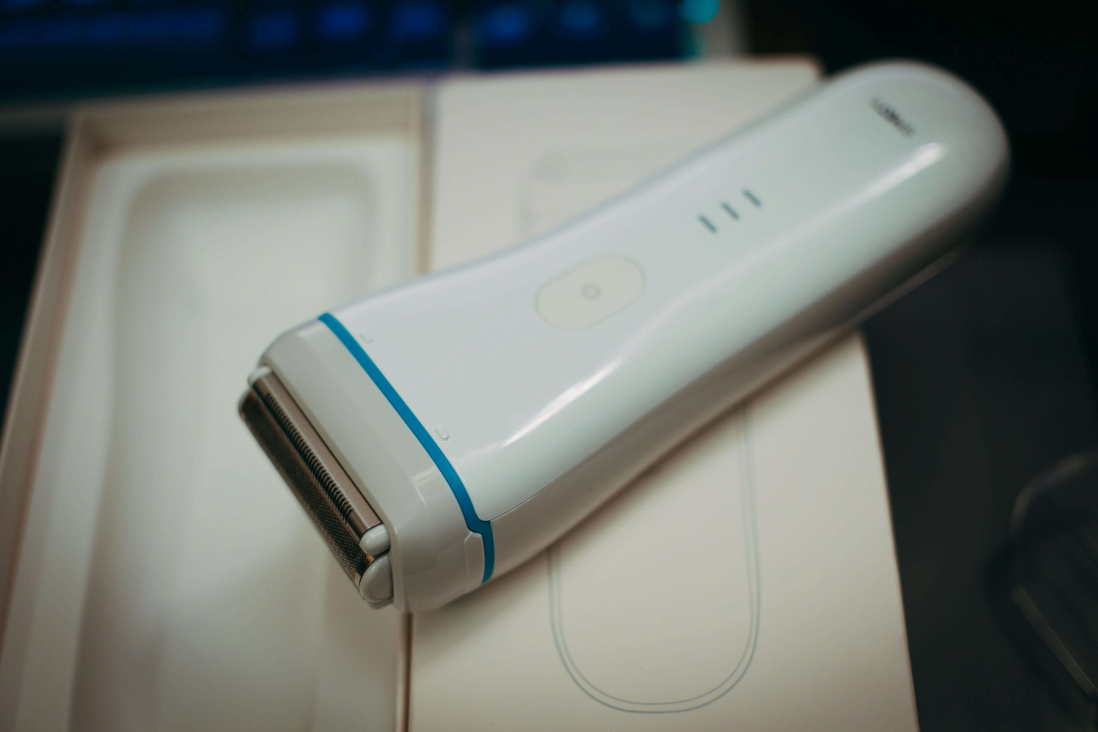 Rasoir de Sûreté vs Rasoir Électrique : Lequel Choisir pour Votre Peau ?